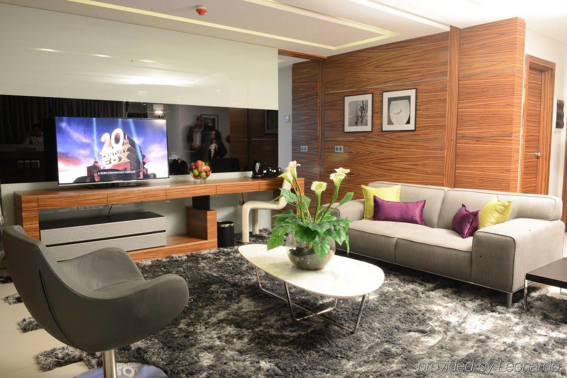 Warwick Stone 55 Hotel Beirut Exterior photo
